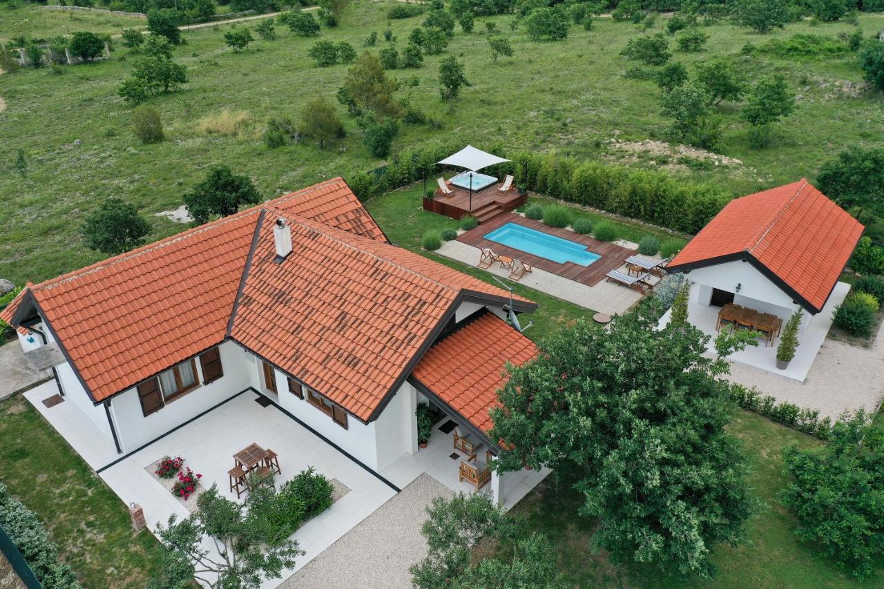 Villa Ena With Pool & Jacuzzi Donji Kasic Exteriér fotografie