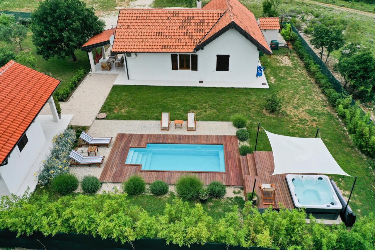 Villa Ena With Pool & Jacuzzi Donji Kasic Exteriér fotografie