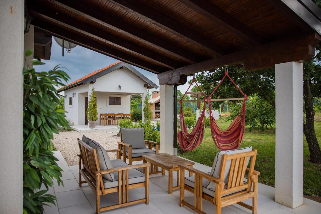 Villa Ena With Pool & Jacuzzi Donji Kasic Exteriér fotografie