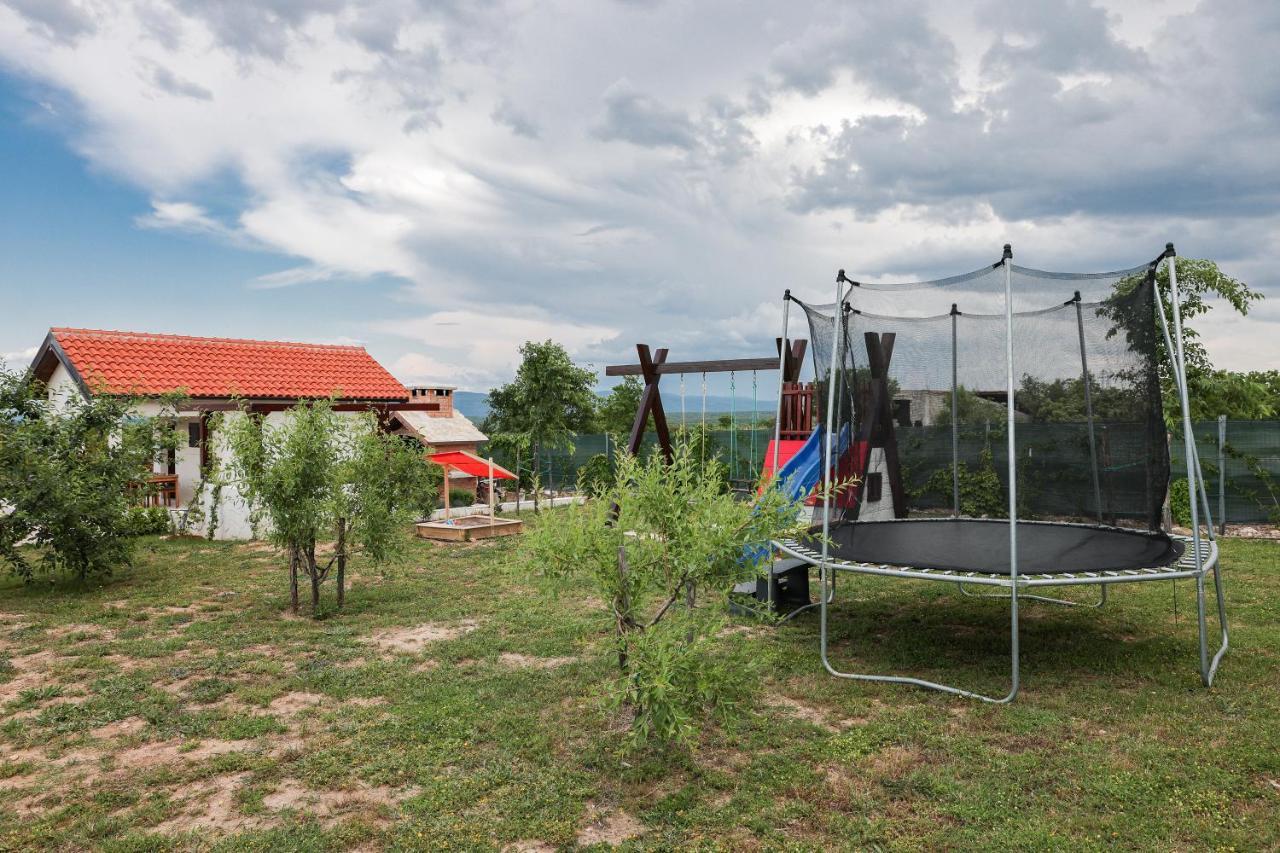 Villa Ena With Pool & Jacuzzi Donji Kasic Exteriér fotografie