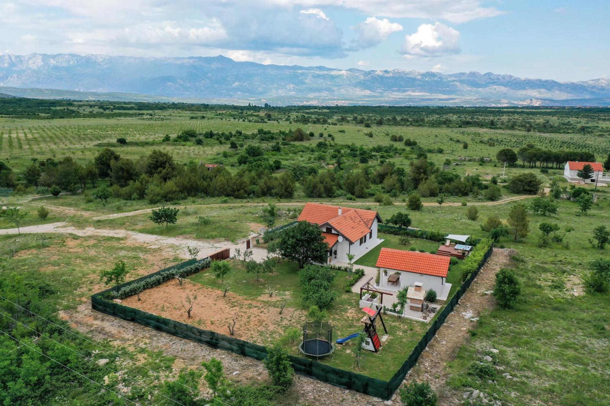 Villa Ena With Pool & Jacuzzi Donji Kasic Exteriér fotografie